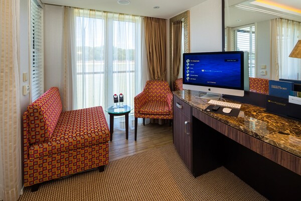 AmaWaterways AmaLea Accommodation Category AA 5.jpg